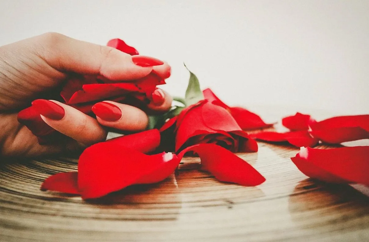 red, nails, fashion, manicure, flower wallpaper, rose flower, nails manicure, woman, makeup, glamour, polish, color, nai